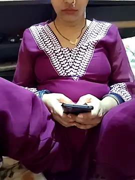 Snapshot of Diya_143 chatting on 06-08-26, 06:47 Diya 143 online show from 06-08-26, 06:47