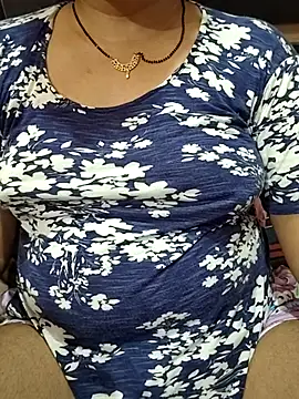 Snapshot of Diya_143 chatting on 06-28-26, 05:30 Diya 143 online show from 06-28-26, 05:30