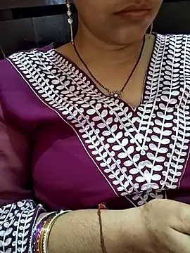 Snapshot of Diya_143 chatting on 05-03-26, 06:29 Diya 143 online show from 05-03-26, 06:29