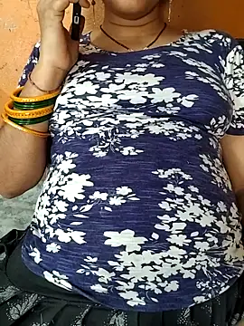 Snapshot of Diya_143 chatting on 06-19-26, 06:08 Diya 143 online show from 06-19-26, 06:08