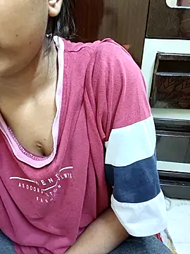 Snapshot of Nupur_69 chatting on 10-17-25, 10:33 Nupur 69 online show from 10-17-25, 10:33