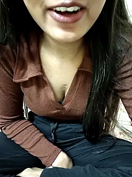 Snapshot of Nupur_69 chatting on 02-15-25, 11:58 Nupur 69 online show from 02-15-25, 11:58