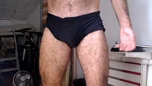 Snapshot of married09714 chatting on 10-20-25, 03:23 married09714 online show from 10-20-25, 03:23