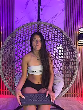 Snapshot of brenda_moris01 chatting on 03-08-26, 02:04 brenda moris01 online show from 03-08-26, 02:04