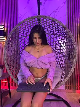 Snapshot of brenda_moris01 chatting on 03-18-26, 10:32 brenda moris01 online show from 03-18-26, 10:32