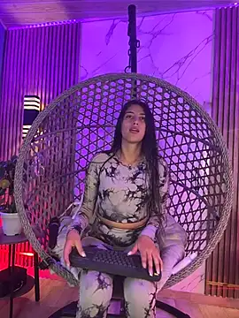 Snapshot of brenda_moris01 chatting on 03-20-26, 10:00 brenda moris01 online show from 03-20-26, 10:00