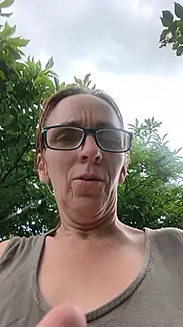 Snapshot of Dettybitch40 chatting on 06-16-26, 12:27 Dettybitch40 online show from 06-16-26, 12:27