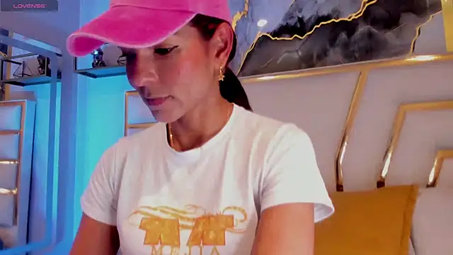 HannaPetit online show from 04-07-26, 07:04