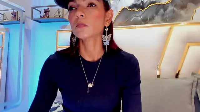 HannaPetit online show from 01-13-26, 06:56