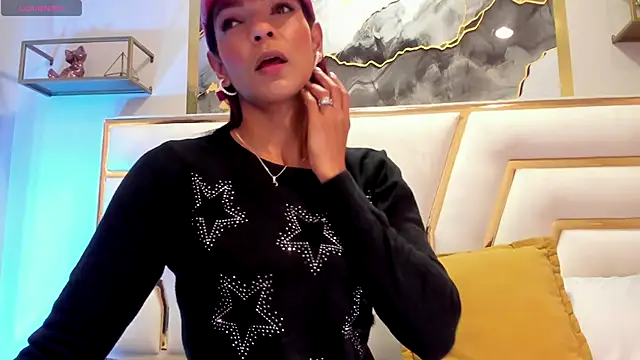 HannaPetit online show from 11-08-25, 07:06