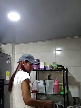 Snapshot of HannaPetit chatting on 09-17-25, 03:47 HannaPetit online show from 09-17-25, 03:47