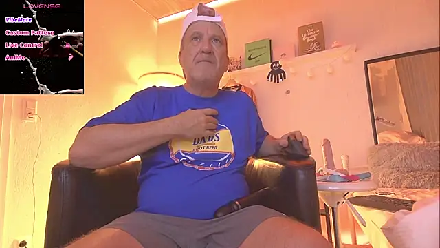 Snapshot of openminddaddy chatting on 02-27-25, 04:24 openminddaddy online show from 02-27-25, 04:24