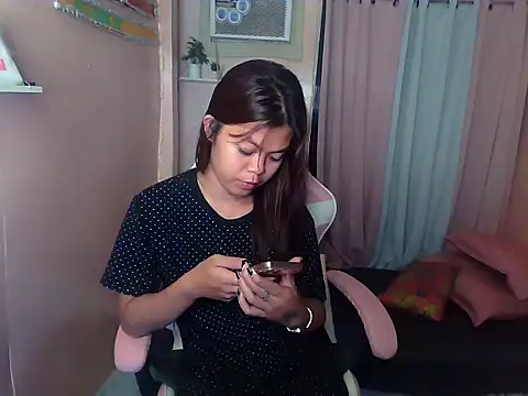 Snapshot of young_salsalita chatting on 05-17-26, 02:06 young salsalita online show from 05-17-26, 02:06