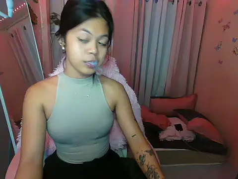 young salsalita online show from 10-18-25, 03:14