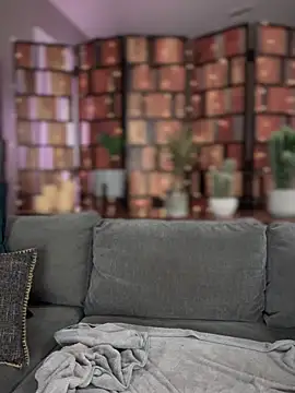 Fiona Kent  online show from 01-19-25, 02:57