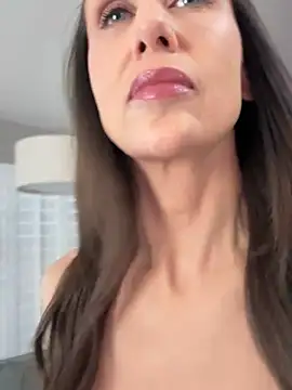 Fiona Kent  online show from 02-17-25, 11:11