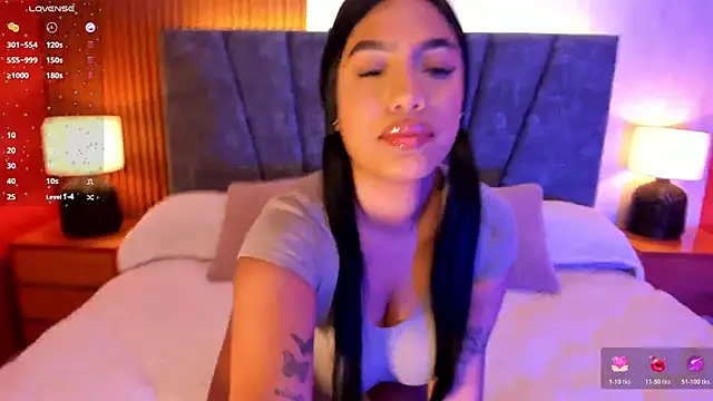 Sara mocca  online show from 11-21-25, 07:24