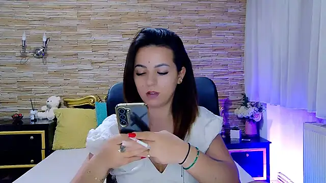 PlayfulElla online show from 02-17-25, 03:11