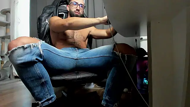 liamaesthetic online show from 11-02-25, 07:57