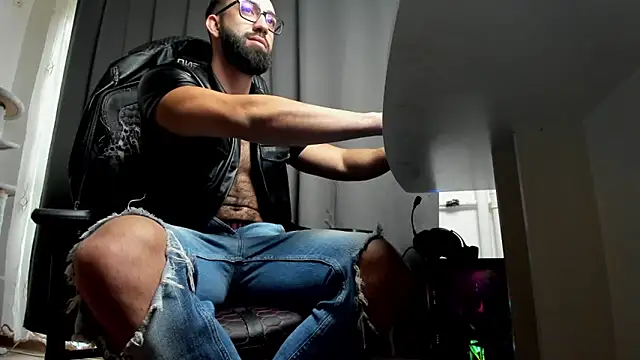 liamaesthetic online show from 11-26-25, 08:36