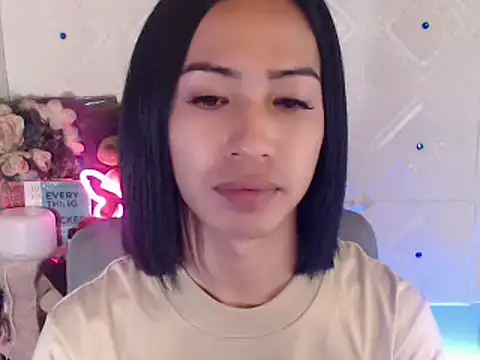 Snapshot of Lemonadexxx chatting on 02-25-25, 12:38 Lemonadexxx online show from 02-25-25, 12:38