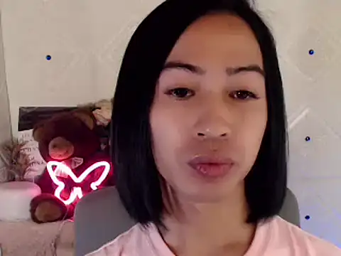 Snapshot of Lemonadexxx chatting on 02-15-25, 01:49 Lemonadexxx online show from 02-15-25, 01:49