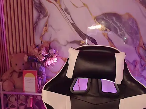 Snapshot of Lemonadexxx chatting on 09-10-25, 06:18 Lemonadexxx online show from 09-10-25, 06:18