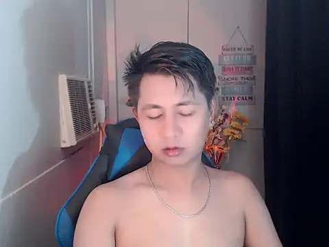 Snapshot of khael_moreno chatting on 11-13-25, 05:17 khael moreno online show from 11-13-25, 05:17