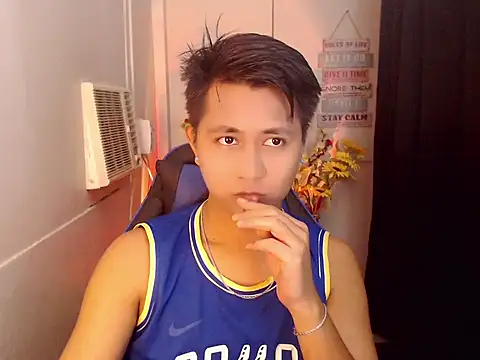 Snapshot of khael_moreno chatting on 11-11-25, 10:47 khael moreno online show from 11-11-25, 10:47