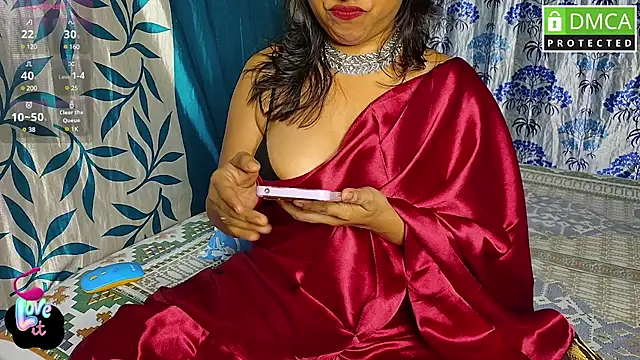 Strip---Queen online show from 12-31-24, 03:31