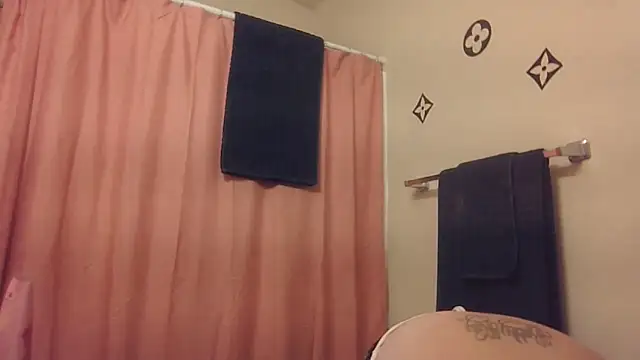 bootiebby online show from 11-17-25, 02:32