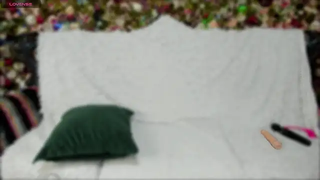 XLindaMilfX online show from 04-11-26, 06:10