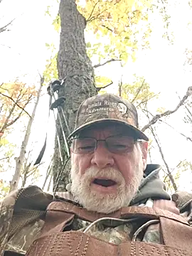 Snapshot of CDforU chatting on 10-25-25, 07:36 CDforU online show from 10-25-25, 07:36