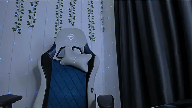 KarlaSim online show from 03-04-26, 01:19