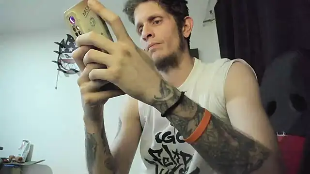 Jeff Waltonxh online show from 12-21-25, 04:58