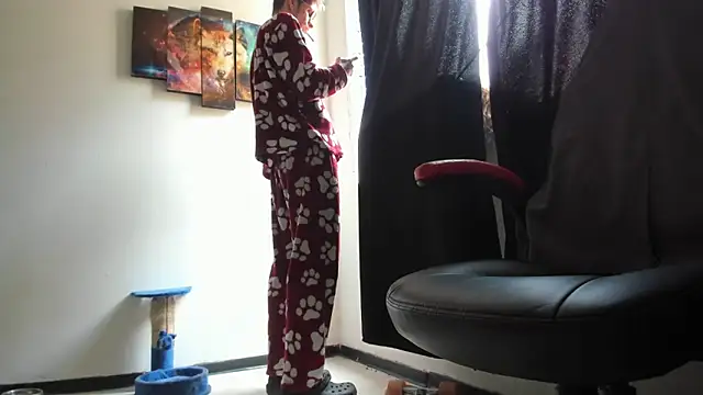 Jeff Waltonxh online show from 10-24-25, 04:17