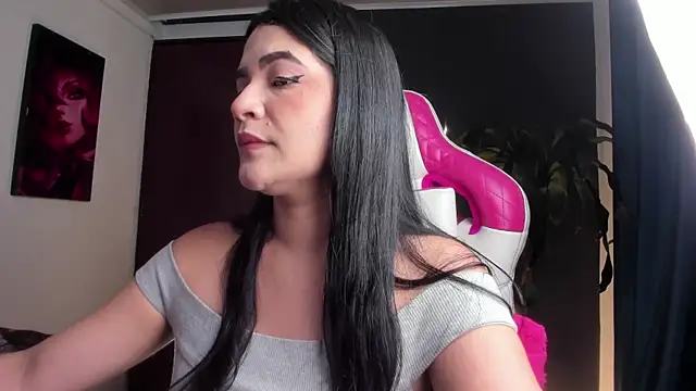 Emilyjhonson 01 online show from 05-31-26, 04:24