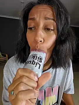 Snapshot of Goldenlace chatting on 03-19-25, 11:14 Goldenlace online show from 03-19-25, 11:14