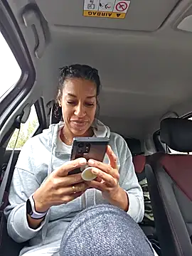 Snapshot of Goldenlace chatting on 12-02-24, 09:52 Goldenlace online show from 12-02-24, 09:52