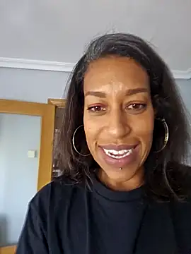 Snapshot of Goldenlace chatting on 10-16-25, 10:34 Goldenlace online show from 10-16-25, 10:34