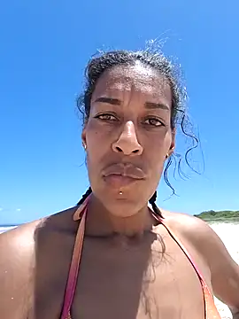 Snapshot of Goldenlace chatting on 12-12-24, 02:37 Goldenlace online show from 12-12-24, 02:37