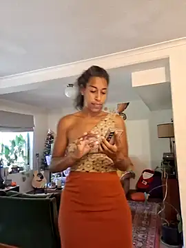 Snapshot of Goldenlace chatting on 12-23-24, 01:08 Goldenlace online show from 12-23-24, 01:08