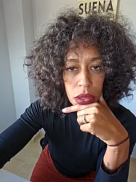 Snapshot of Goldenlace chatting on 10-28-25, 12:26 Goldenlace online show from 10-28-25, 12:26