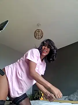 Snapshot of Goldenlace chatting on 01-23-25, 11:04 Goldenlace online show from 01-23-25, 11:04