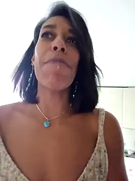 Snapshot of Goldenlace chatting on 03-05-25, 02:12 Goldenlace online show from 03-05-25, 02:12