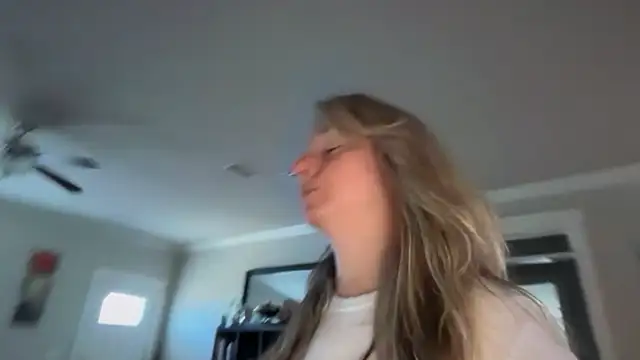 Vivian MayXxX online show from 03-27-26, 05:03