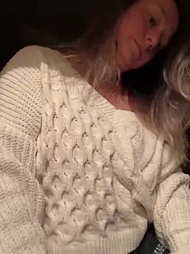 Snapshot of Vivian_MayXxX chatting on 01-24-25, 11:02 Vivian MayXxX online show from 01-24-25, 11:02