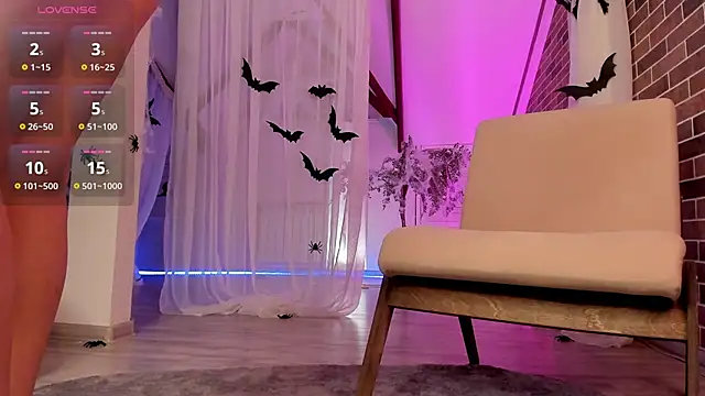 AzaliaSwallows online show from 10-25-25, 02:28