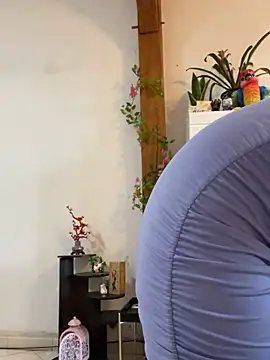 Daisy Michto Officiel online show from 02-10-25, 04:47