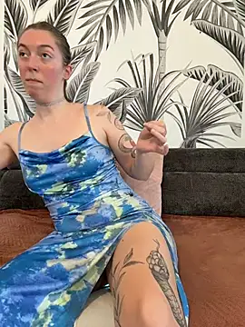 Daisy Michto Officiel online show from 05-26-26, 01:20